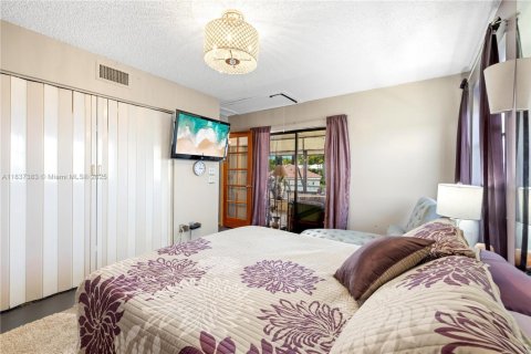 Condo in Miami, Florida, 3 bedrooms  № 1822027 - photo 10