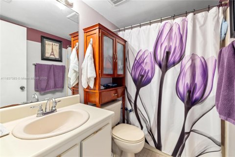 Condo in Miami, Florida, 3 bedrooms  № 1822027 - photo 14