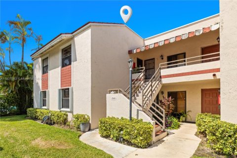 Condo in Miami, Florida, 3 bedrooms  № 1822027 - photo 1
