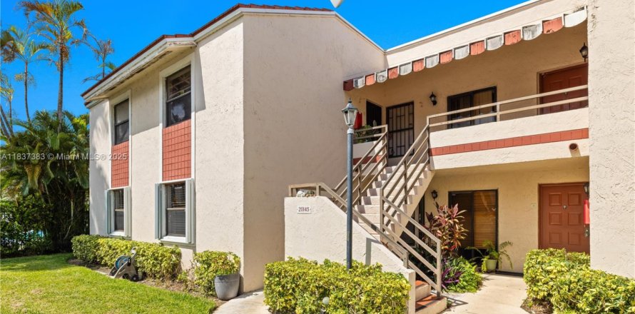 Condo in Miami, Florida, 3 bedrooms  № 1822027