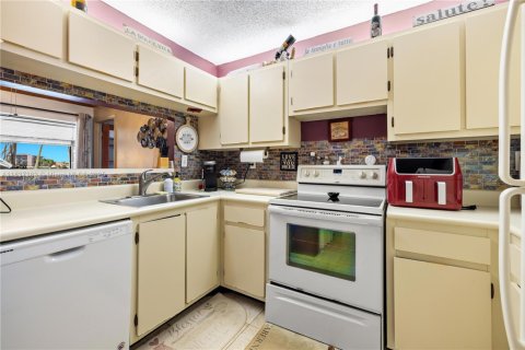 Condo in Miami, Florida, 3 bedrooms  № 1822027 - photo 7