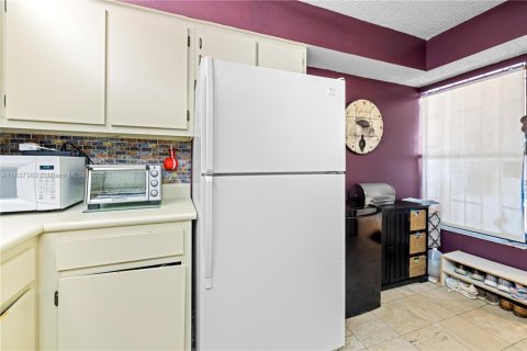 Condo in Miami, Florida, 3 bedrooms  № 1822027 - photo 8
