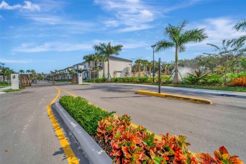 Купить виллу или дом в Форт-Лодердейл, Флорида 4 спальни, 263.01м2, № 1990037 - фото 19