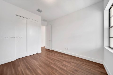 Купить виллу или дом в Форт-Лодердейл, Флорида 4 спальни, 263.01м2, № 1990037 - фото 28