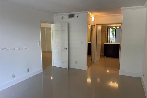 Condominio en alquiler en Aventura, Florida, 2 dormitorios, 98.66 m2 № 1950912 - foto 8