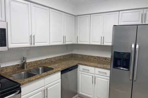 Condominio en alquiler en Aventura, Florida, 2 dormitorios, 98.66 m2 № 1950912 - foto 1