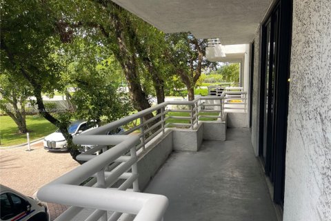 Condominio en alquiler en Aventura, Florida, 2 dormitorios, 98.66 m2 № 1950912 - foto 18