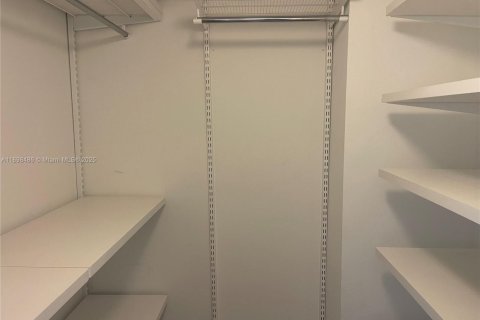 Condominio en alquiler en Aventura, Florida, 2 dormitorios, 98.66 m2 № 1950912 - foto 11