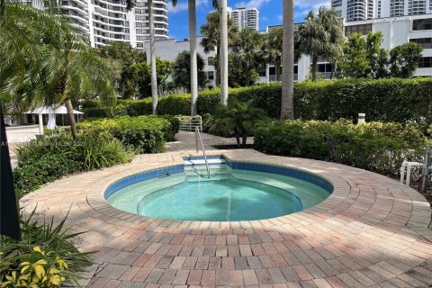 Condominio en alquiler en Aventura, Florida, 2 dormitorios, 98.66 m2 № 1950912 - foto 30