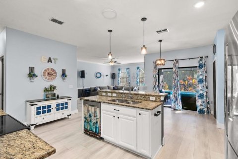 Villa ou maison à vendre à New Port Richey, Floride: 5 chambres, 298.22 m2 № 2418560 - photo 14