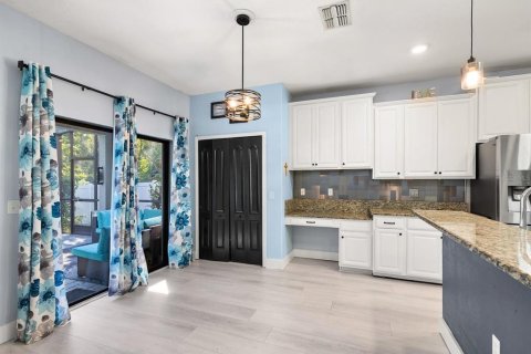 Villa ou maison à vendre à New Port Richey, Floride: 5 chambres, 298.22 m2 № 2418560 - photo 16