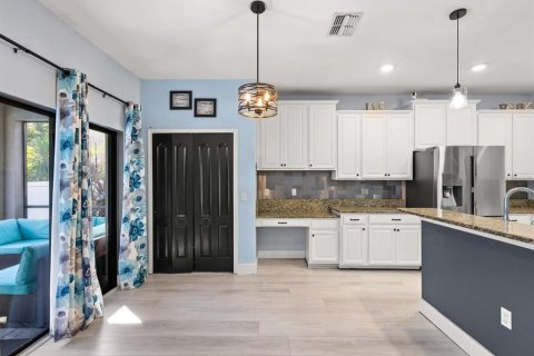 Villa ou maison à vendre à New Port Richey, Floride: 5 chambres, 298.22 m2 № 2418560 - photo 17