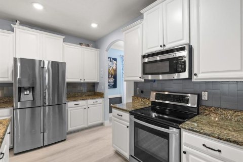 Villa ou maison à vendre à New Port Richey, Floride: 5 chambres, 298.22 m2 № 2418560 - photo 11