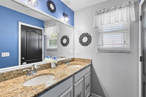 Villa ou maison à vendre à New Port Richey, Floride: 5 chambres, 298.22 m2 № 2418560 - photo 27