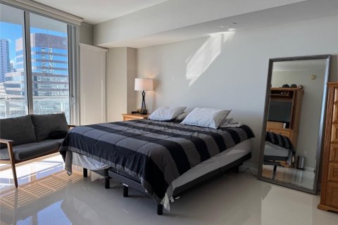 Condo in Miami, Florida, 1 bedroom № 2000043 - photo 6