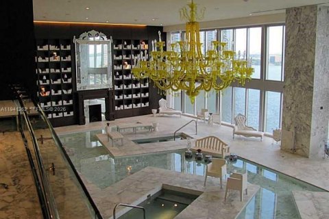 Condo in Miami, Florida, 1 bedroom № 2000043 - photo 16