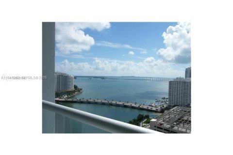 Condo in Miami, Florida, 1 bedroom № 2000043 - photo 2