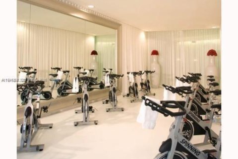 Condo in Miami, Florida, 1 bedroom № 2000043 - photo 20