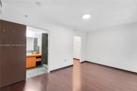 Купить кондоминиум в Майами-Бич, Флорида 1 спальня, 68.19м2, № 1989000 - фото 12