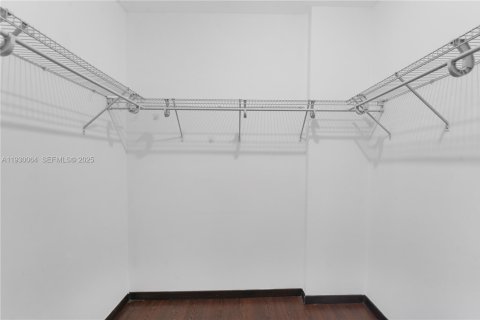 Купить кондоминиум в Майами-Бич, Флорида 1 спальня, 68.19м2, № 1989000 - фото 15