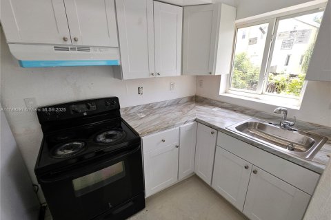Touwnhouse à vendre à Miami, Floride: 3 chambres, 106.84 m2 № 1940200 - photo 4