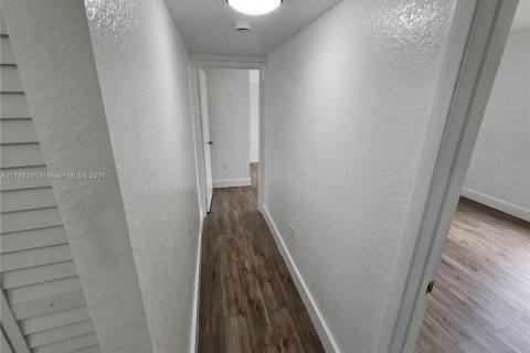 Touwnhouse à vendre à Miami, Floride: 3 chambres, 106.84 m2 № 1940200 - photo 22