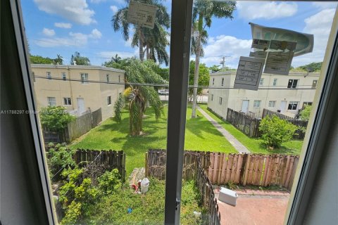 Touwnhouse à vendre à Miami, Floride: 3 chambres, 106.84 m2 № 1940200 - photo 14