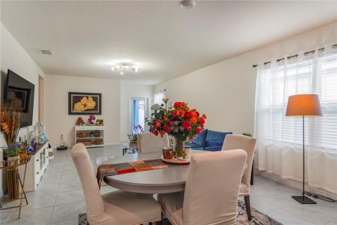 Casa en venta en Davenport, Florida, 4 dormitorios, 153.75 m2 № 2201090 - foto 9