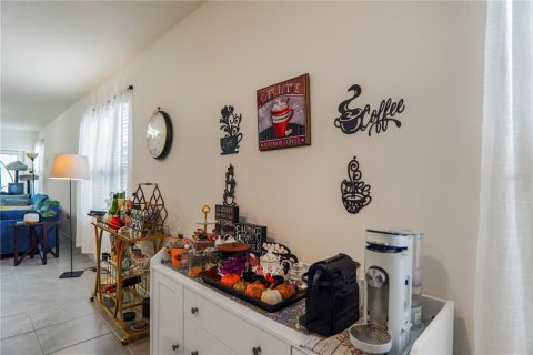 Casa en venta en Davenport, Florida, 4 dormitorios, 153.75 m2 № 2201090 - foto 8