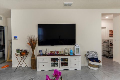 Casa en venta en Davenport, Florida, 4 dormitorios, 153.75 m2 № 2201090 - foto 3