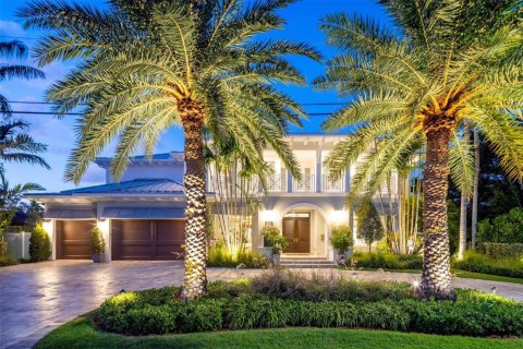 House in Fort Lauderdale, Florida 7 bedrooms, 570.23 sq.m. № 2265719