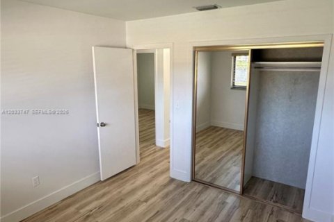 Снять в аренду виллу или дом в Майами, Флорида 3 спальни, 108.14м2, № 2078027 - фото 8