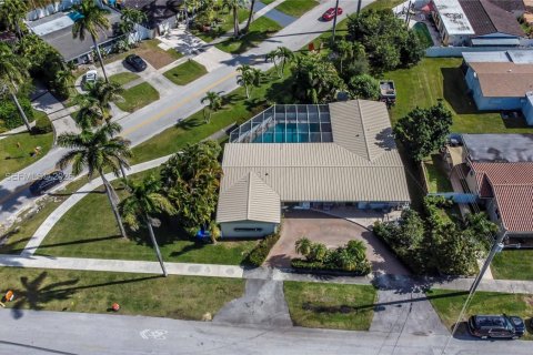 Купить виллу или дом в Холливуд, Флорида 3 спальни, 226.03м2, № 2009501 - фото 2