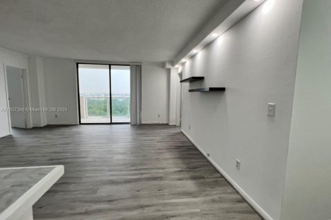 Купить кондоминиум в Норт-Майами, Флорида 2 спальни, 97.55м2, № 1958454 - фото 9