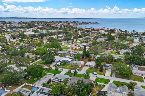 Купить виллу или дом в Сент-Питерсберг, Флорида 5 комнат, 139.54м2, № 1750800 - фото 30