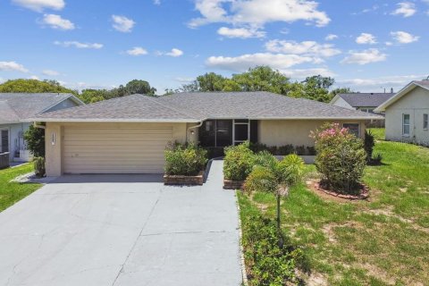 Casa en venta en Port Richey, Florida, 3 dormitorios, 165.74 m2 № 1822529 - foto 1