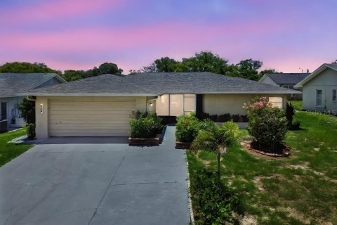 Casa en venta en Port Richey, Florida, 3 dormitorios, 165.74 m2 № 1822529 - foto 2