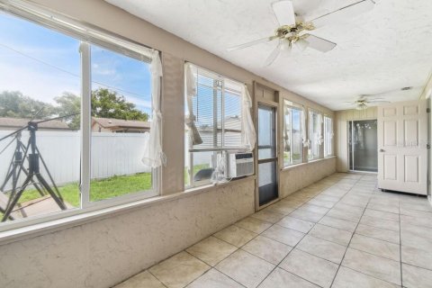 Casa en venta en Port Richey, Florida, 3 dormitorios, 165.74 m2 № 1822529 - foto 19