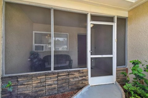 Casa en venta en Port Richey, Florida, 3 dormitorios, 165.74 m2 № 1822529 - foto 4