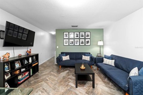 Townhouse in Riverview, Florida 2 bedrooms, 142.33 sq.m. № 1806708 - photo 9