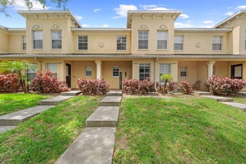 Townhouse in Riverview, Florida 2 bedrooms, 142.33 sq.m. № 1806708 - photo 1