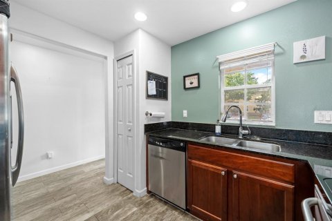 Townhouse in Riverview, Florida 2 bedrooms, 142.33 sq.m. № 1806708 - photo 6