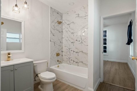 House in Leesburg, Florida 3 bedrooms, 166.2 sq.m. № 1832052 - photo 29