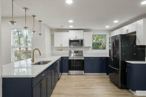 House in Leesburg, Florida 3 bedrooms, 166.2 sq.m. № 1832052 - photo 23