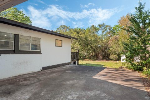 House in Leesburg, Florida 3 bedrooms, 166.2 sq.m. № 1832052 - photo 9