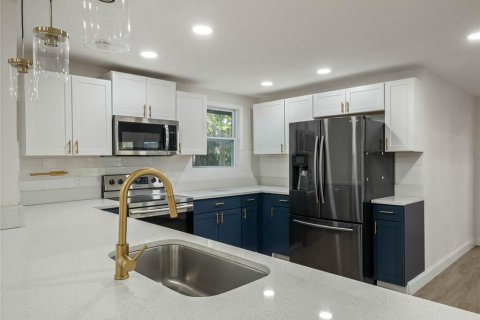 House in Leesburg, Florida 3 bedrooms, 166.2 sq.m. № 1832052 - photo 26