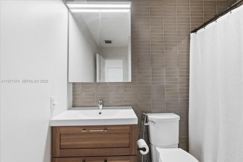 Casa en venta en South Miami, Florida, 3 dormitorios, 115.66 m2 № 2032149 - foto 13