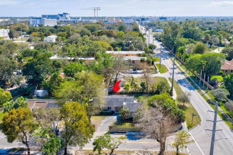 Casa en venta en South Miami, Florida, 3 dormitorios, 115.66 m2 № 2032149 - foto 24