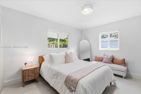 Casa en venta en South Miami, Florida, 3 dormitorios, 115.66 m2 № 2032149 - foto 9