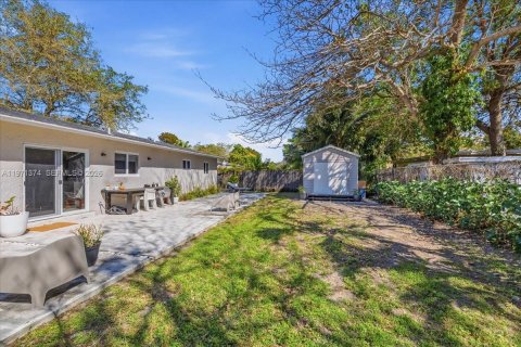 Casa en venta en South Miami, Florida, 3 dormitorios, 115.66 m2 № 2032149 - foto 20